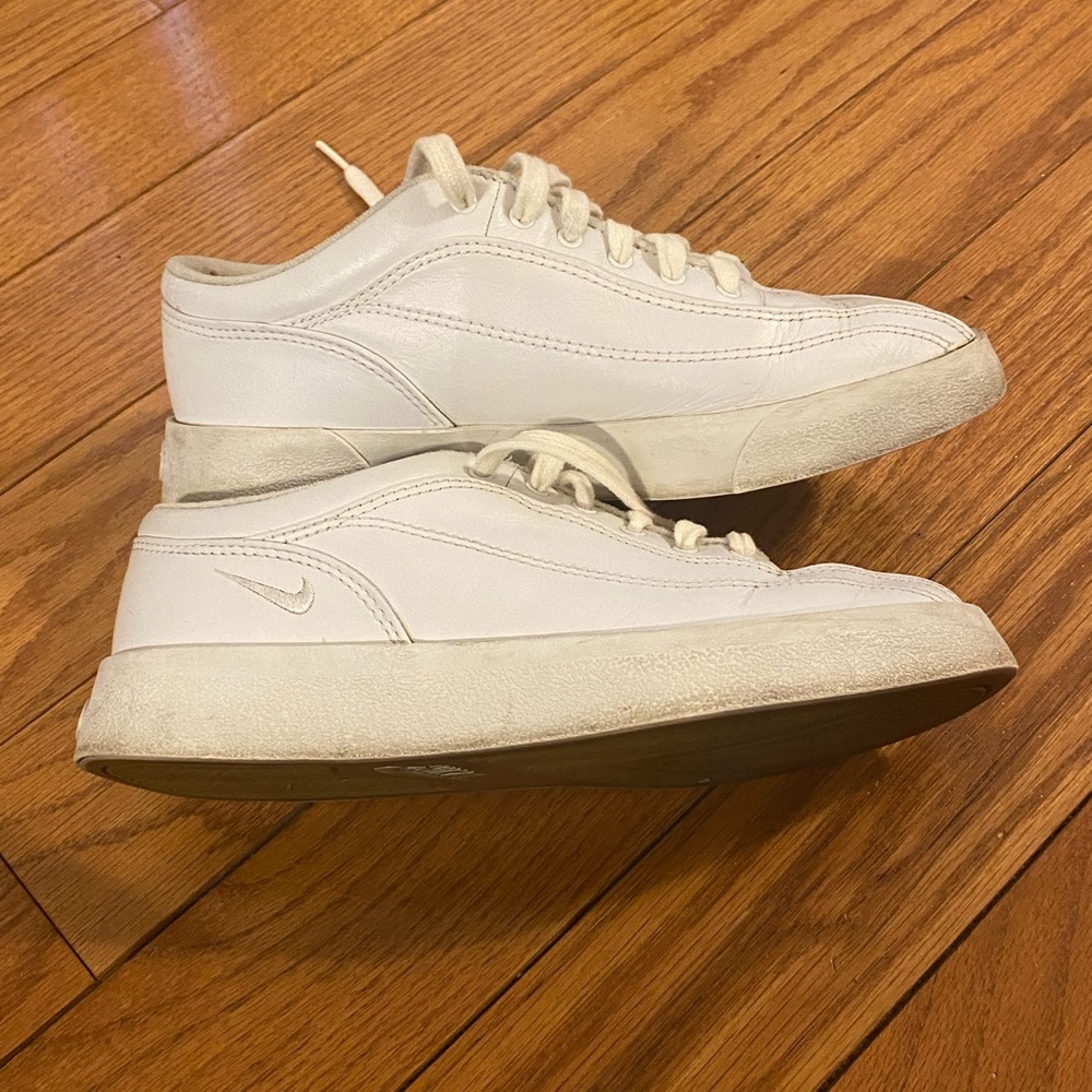 Womens VTG 2003 Nike Challenge Court White Leather Tennis Shoes 143010-111‎ 7.5